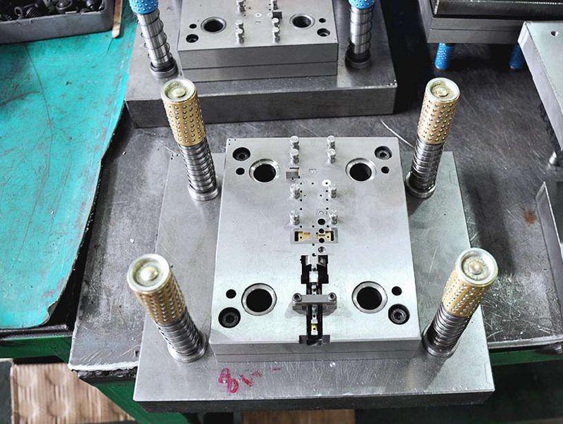 白沙模具制造-01